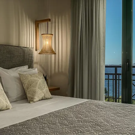 Daire Anatoli - Tranquil Location & Stunning Views, By Zantewize *