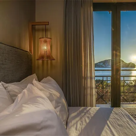 Anatoli - Tranquil Location & Stunning Views, By Zantewize Daire