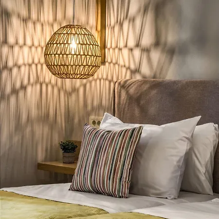 Daire Anatoli - Tranquil Location & Stunning Views, By Zantewize